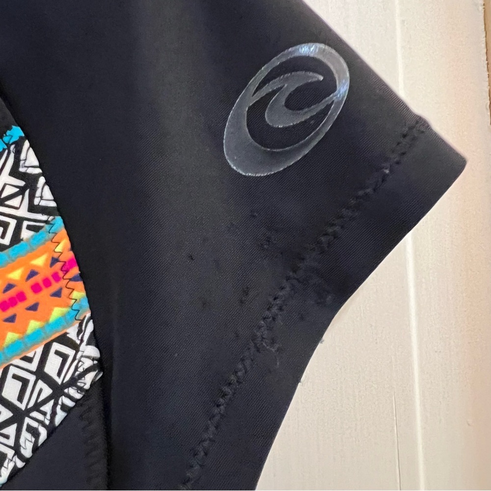 Rip Curl Rash Guard - Picture 3 of 3